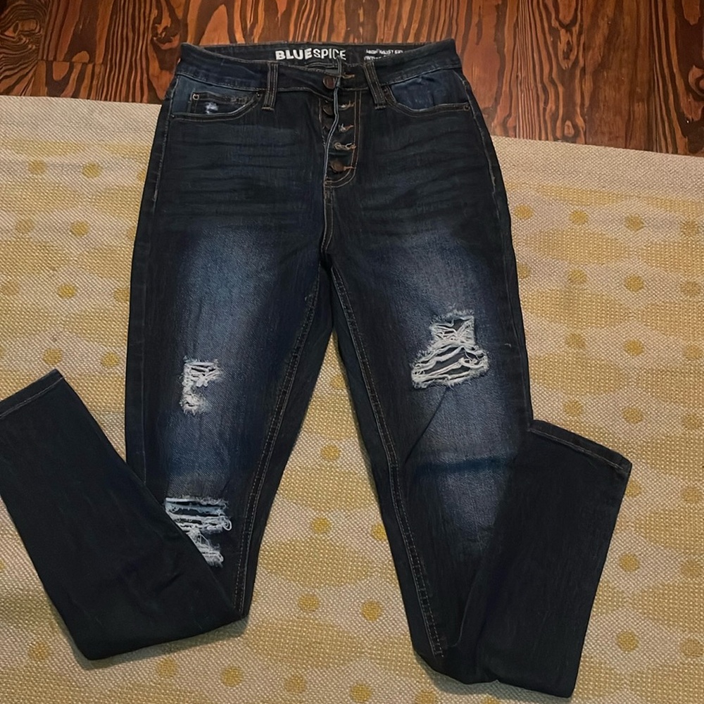 Blue Spice high waisted distressed frayed jeans!